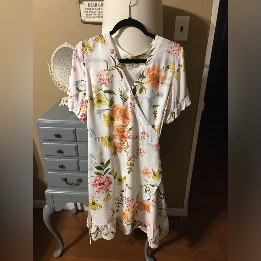 Women Loft designed dress. NWOT.